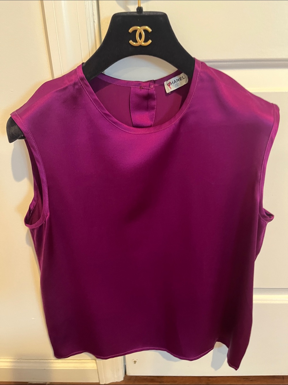 CHANEL Magenta Silk Sleeveless Shell Top - Picture 3 of 8